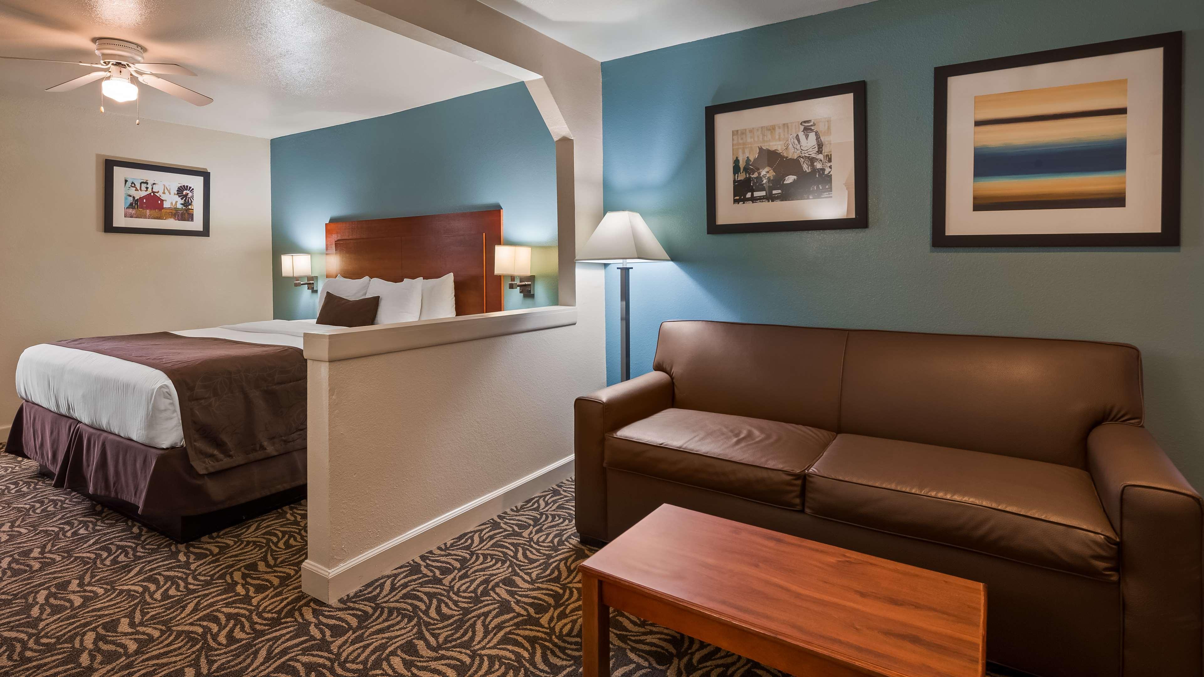 Gonzales Best Western Regency Inn & Suites מראה חיצוני תמונה