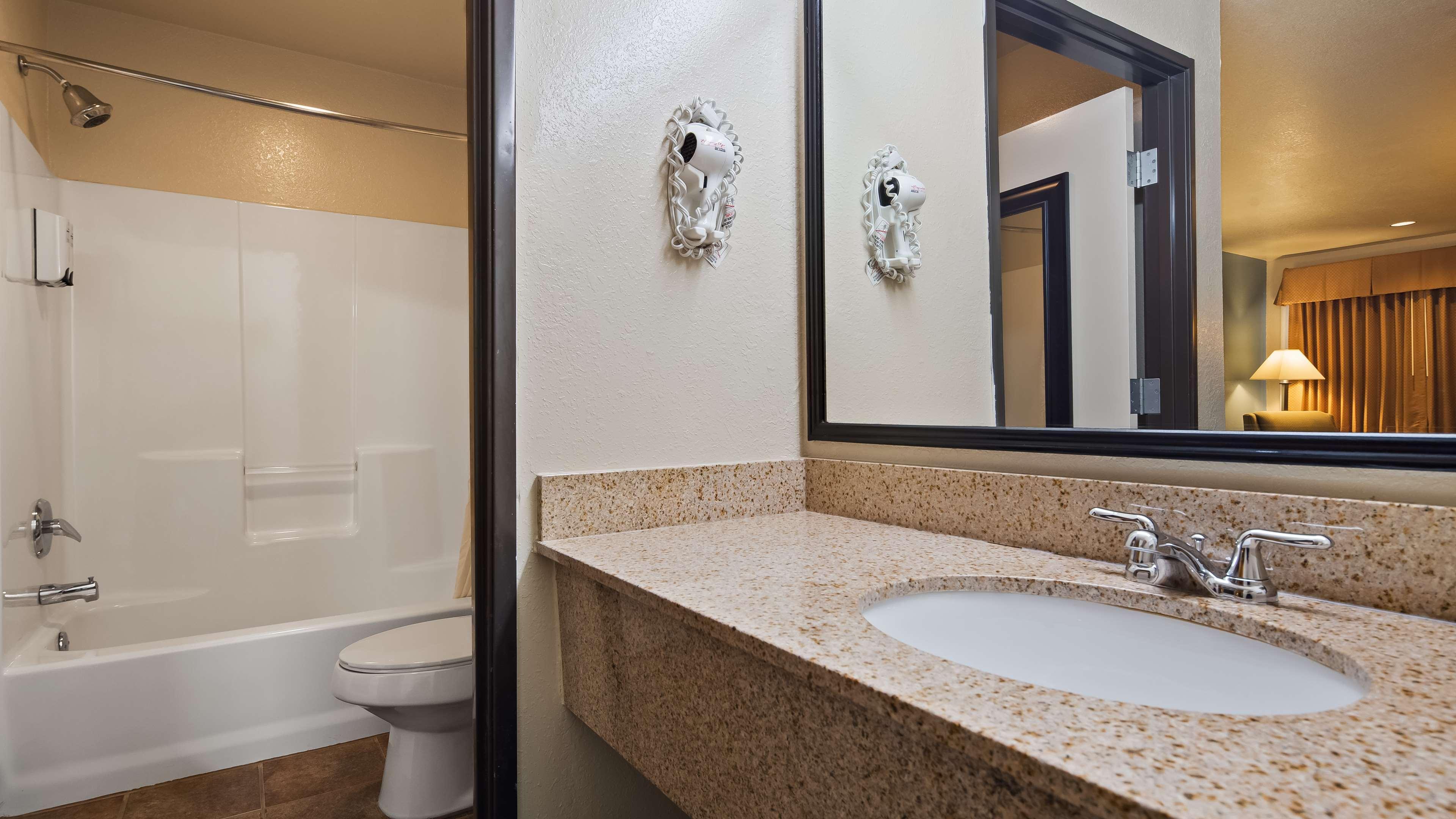 Gonzales Best Western Regency Inn & Suites מראה חיצוני תמונה